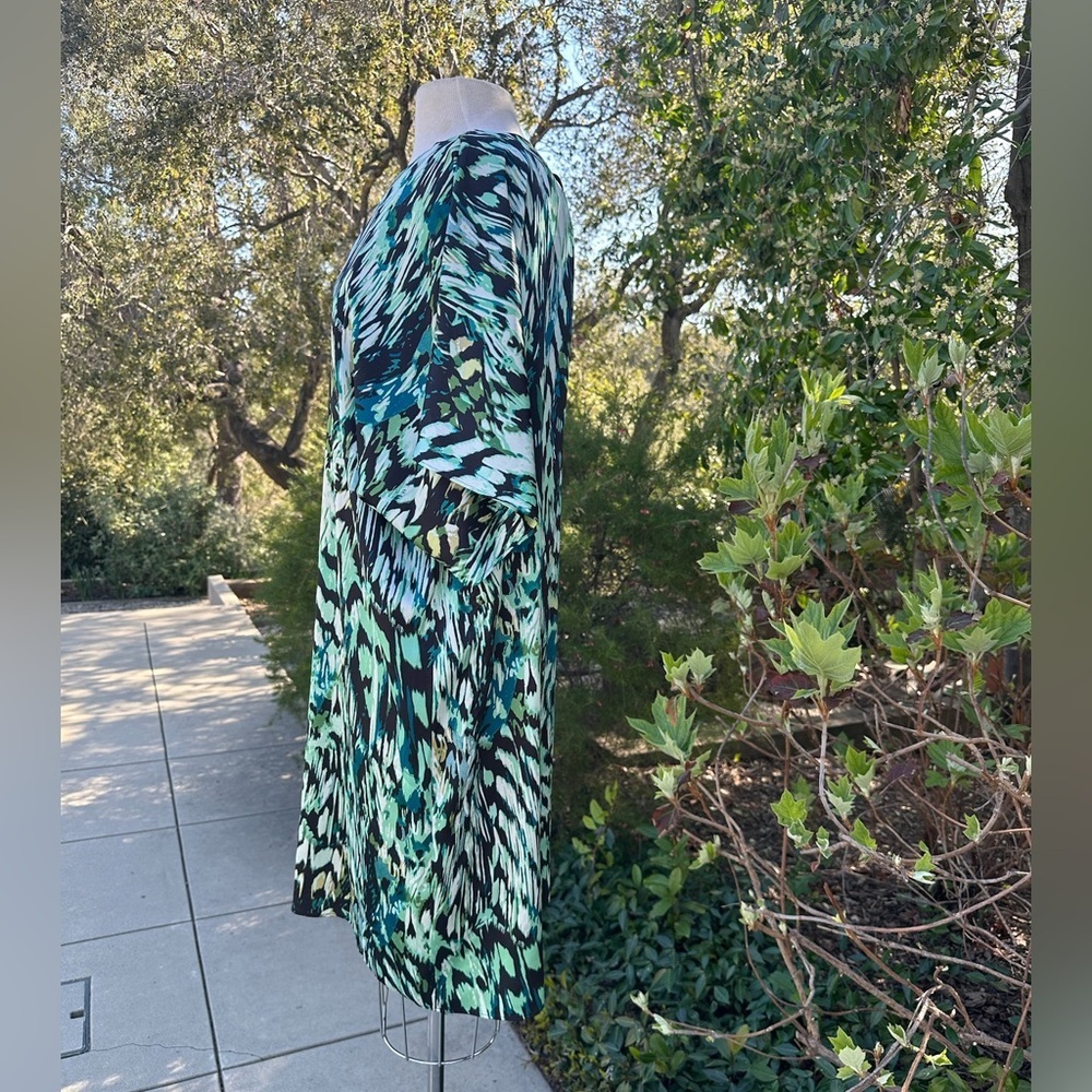 Chico's "feather print" flutter sleeve shift dress - Chico's size 2
L - Picture 3 of 5